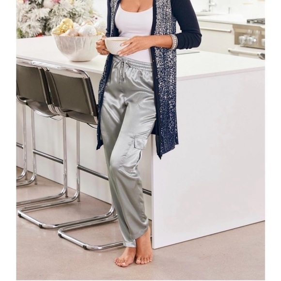 NWOT Boston Proper Silver Elastic Waist Pull-on Pants Straight leg Cargo Pockets - Picture 2 of 15